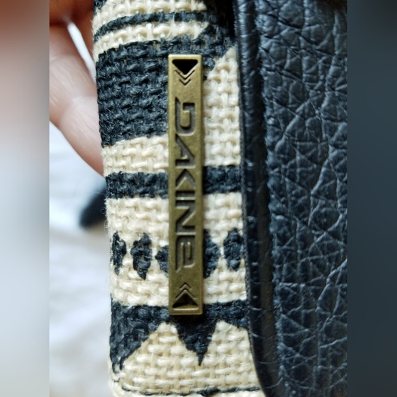 Abstract Design Wallet - Picture 4 of 4